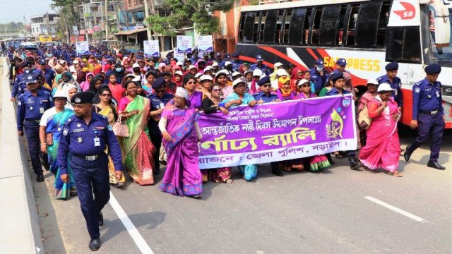 নড়াইলে জেলা পুলিশের উদ্যোগে আন্তর্জাতিক নারী দিবস পালিত।নড়াইলে জেলা পুলিশের উদ্যোগে আন্তর্জাতিক নারী দিবস পালিত।