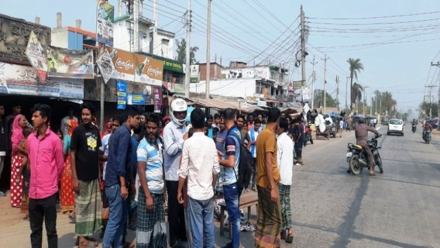 আদমদীঘিতে ট্রাকের চাকায় পিষ্ট হয়ে প্রাণ গেল বৃদ্ধার।