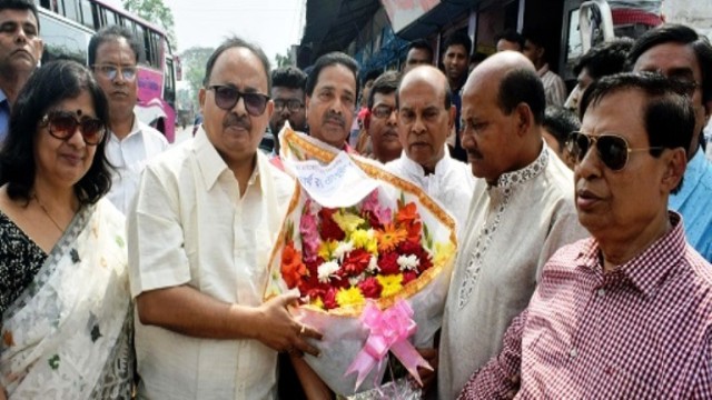 গৌরনদীতে কোলকাতার বিচারপতি সিদ্ধার্থ রায় চৌধুরী, বার্থী মন্দির পরিদর্শন।