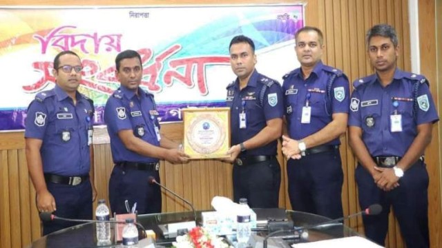 পুলিশ সুপার ইবনে মিজান ও সিনিয়র সহকারী পুলিশ সুপার উদয় কুমার সাহার বিদায় সংবর্ধনা 