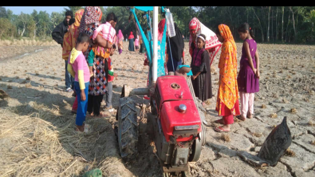 ইন্দুরকানীতে ট্রাক্টরের ফলে পিতার সামনে ক্ষতবিক্ষত হয়ে ছেলে আব্দুল্লাহর করুন মৃত্যু