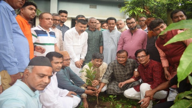 বগুড়ায় কৃষকলীগের আলোচনা সভা ও বৃক্ষরোপন কর্মসুচি