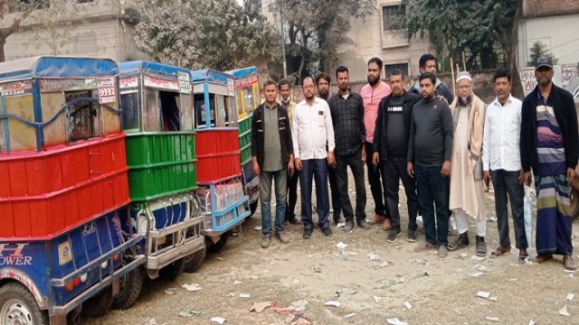 জেলা প্রশাসকের প্রতিশ্রুতি বাস্তবায়ন চান মালিক সমিতি ও চালকরা 