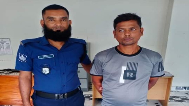 নড়াইলে পুলিশের অভিযানে ৩১০ পিস ইয়াবা ট্যাবলেট সহ ৩ বছরের সাজাপ্রাপ্ত আসামি গ্রেপ্তার।