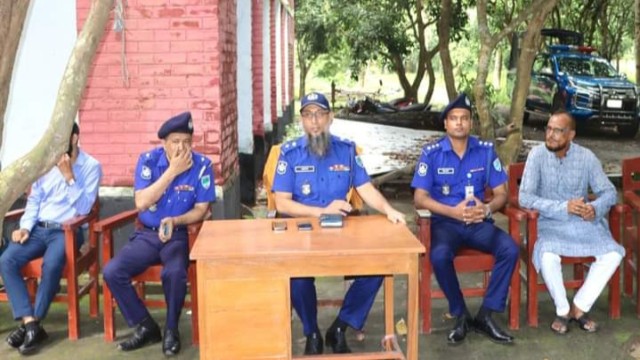 নড়াইলে দূর্গাপুজা উপলক্ষে নিরাপত্তা নিশ্চিতের বিষয়ে আলোচনা সভা অনুষ্ঠিত