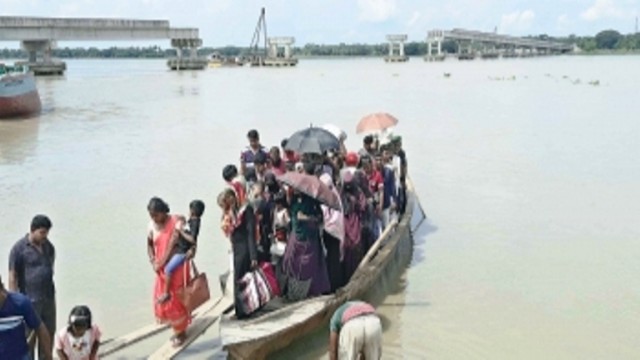 নড়াইলের নবগঙ্গা নদীর সেতুর নির্মাণ কাজ তিন দফায় সময় বেড়েছে