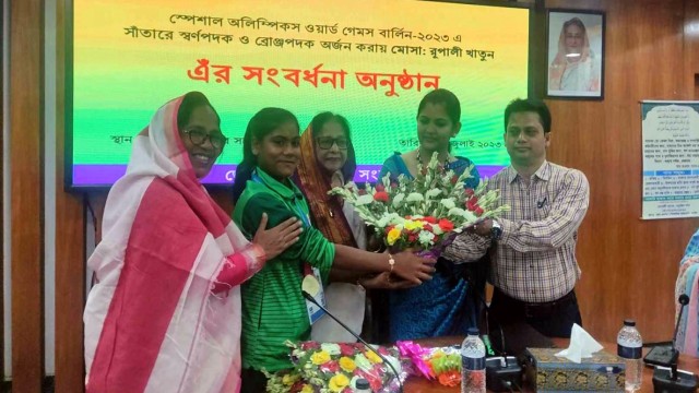  নড়াইলের বাক প্রতিবন্ধী রূপালী জার্মানির স্বর্ণপদক জয়ী।