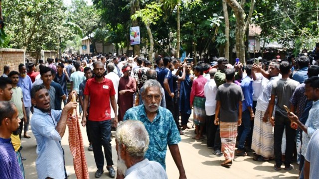 মির্জা ফখরুলের আগমনে নেতাকর্মীদের ঢল।