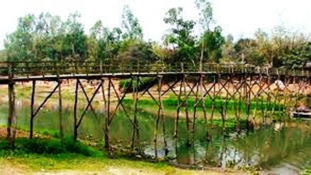 ব্রিজত উঠলে খালি কইলজ্যা কাঁপে, কখন জানি ভাঙ্গি পরি’ম।