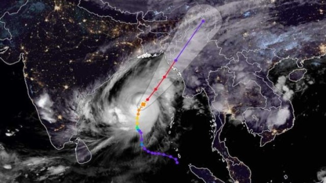 সুপার সাইক্লোনে পরিণত হয়েছে মোখা