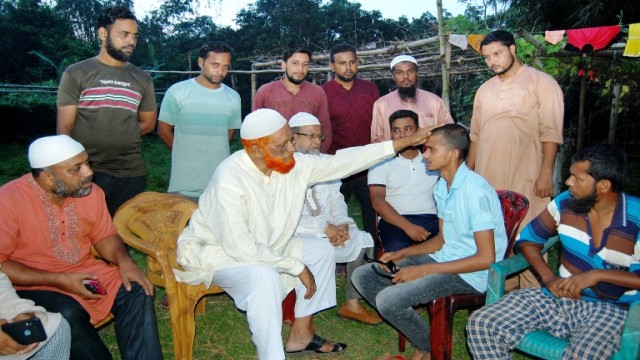 বগুড়ায় ছাত্র-জনতার আন্দোলনে চোখে গুলবিদ্ধি ও আহত ৩ পরিবারের পাশে জামায়াত