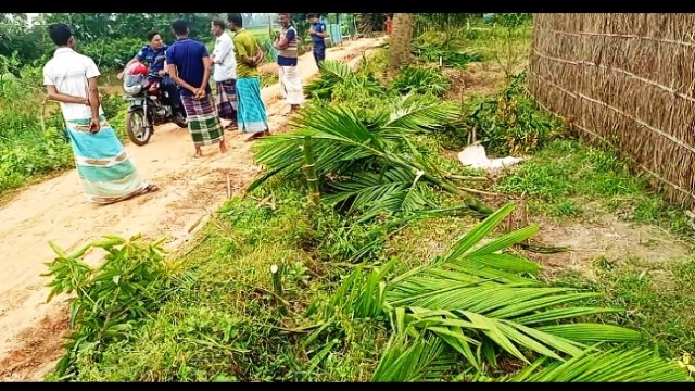 নবাবগঞ্জে সংখ্যালঘুদের আক্রমণে হিন্দু সম্প্রদায়ের পরিবারের জমি দখল ও বাড়ি ভাংচুর চেষ্টা অতপর থানায় অভিযোগ 