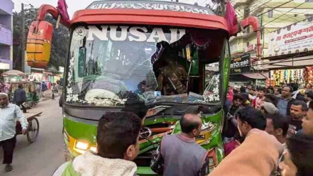 পঞ্চগড়ে এক যাত্রীবাহী বাসের ধাক্কায় নারী এনজিওকর্মী নিহত