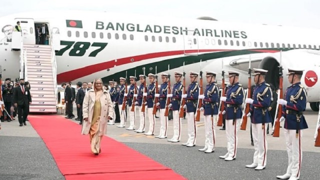 টোকিওতে প্রধানমন্ত্রীকে লাল গালিচা সংবর্ধনা