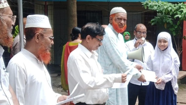 বগুড়ায় প্রি ক্যাডেট স্কুলে কৃতি শিক্ষার্থীদের পুরস্কার বিতরণ 