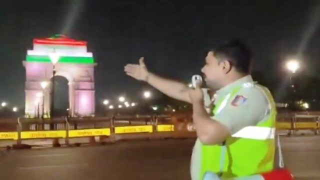 দিল্লিতে উচ্চ সতর্কতা জারি