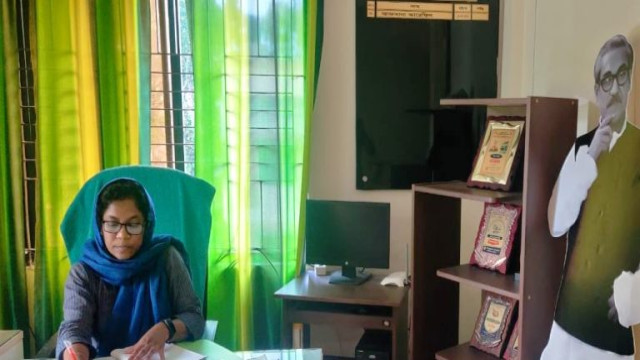 অদৃশ্য ক্ষমতায় ফ্যাসিস্ট আফসানা আরেফিন একই কর্মস্থলে ৪ বছর বদলায়নি আ.লীগ আমলের বদভ্যাস