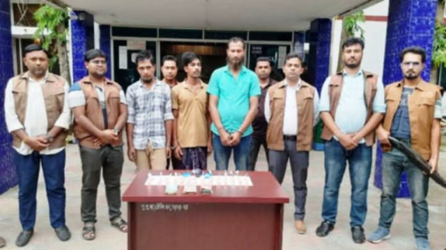 জামালপুরে ডিবির অভিযানে ৪ হাজার পিচ ইয়াবা উদ্ধার,আটক ৩ 