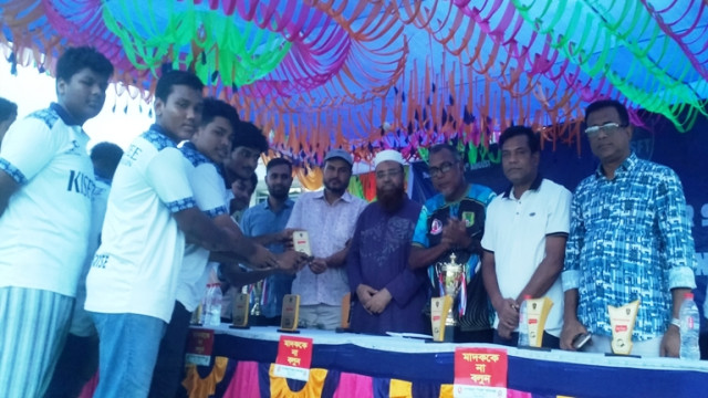 কুড়িগ্রামে ইন্টার স্কুল ফুটবল টুর্নামেন্টের ফাইনাল খেলা অনুষ্ঠিত 
