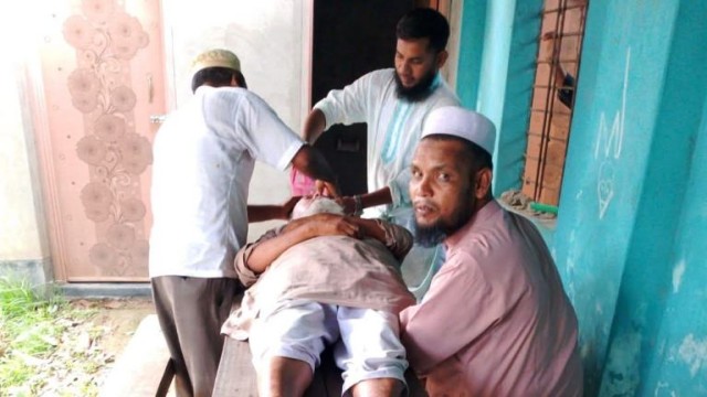 মাদ্রাসা সুপারকে লাঞ্চিত করে চাঁদা দাবি,সুন্দরগঞ্জ থানায় অভিযোগ দায়ের 