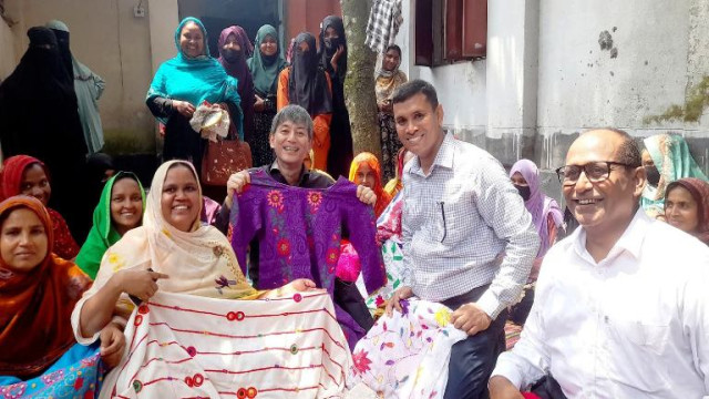 পলাশবাড়ীতে মিতু এমব্রয়ডারি পল্লী পরিদর্শন করলেন জাপান আন্তর্জাতিক সহযোগিতা সংস্থা (JICA)