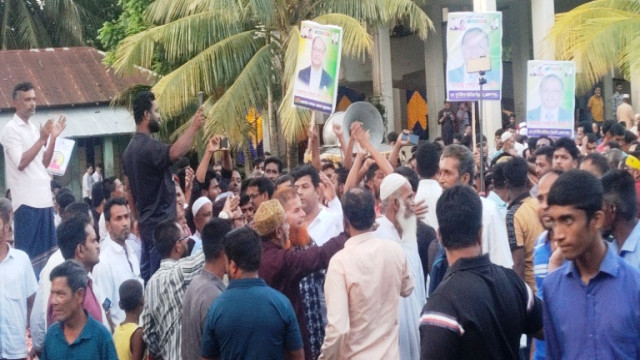 ভোলায় বিজেপি-বিএনপির এক-ই স্থানে সভা-পাল্টা-পাল্টি স্লোগান 