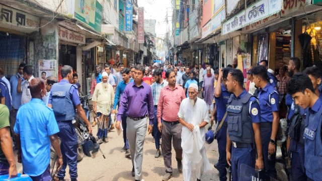 ভোলায় অবৈধ স্থাপনা উচ্ছেদ,তিন প্রতিষ্ঠান কে জরিমানা
