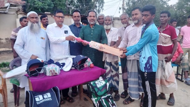 জাতীয় ট্যালেন্ট হান্ট ক্রিকেটে সাপাহারের ২ শিক্ষার্থী