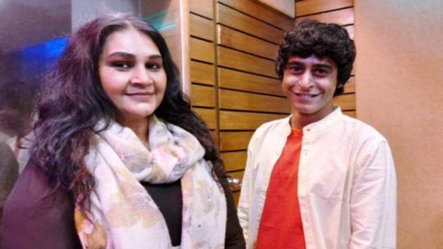 মাকে নিয়ে গান বাঁধলেন সামিনা চৌধুরী-মুরাদ নূর 
