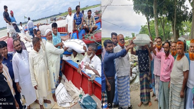 রাজরাজেশ্বর ও ইব্রাহিমপুর ইউনিয়নে কার্ডধারী জেলেদের মাঝে চাল বিতরণ 