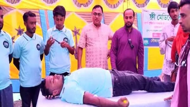 সাদুল্লপুরের ধাপেরহাটে এনসিপি'র উদ্যোগে ফ্রি মেডিকেল ক্যাম্প ও রক্তদান কর্মসূচি অনুষ্ঠিত।