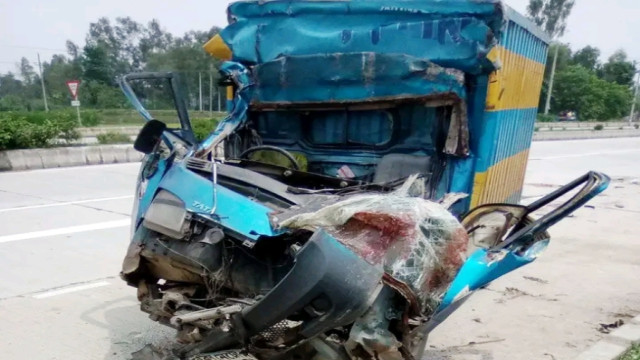পীরগঞ্জে সড়ক দুর্ঘটনায় নিহত ২