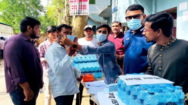 আদমদীঘিতে এইচএসসি পরীক্ষার্থীদের জন্য ছাত্রদলের হেল্প ডেক্স