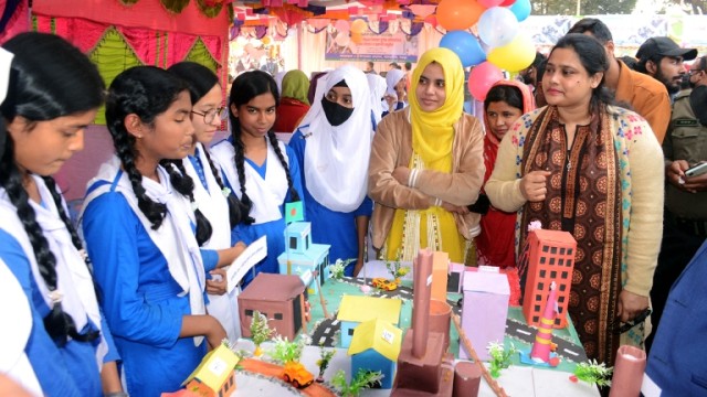 আদমদীঘিতে জাতীয় বিজ্ঞান ও প্রযুক্তি মেলা অনুষ্ঠিত