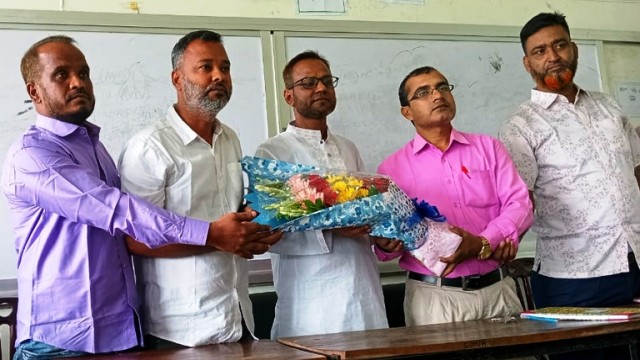 আদমদীঘির কাঞ্চনপুর মাধ্যমিক বিদ্যালয়ের এডহক কমিটিকে সংবর্ধনা