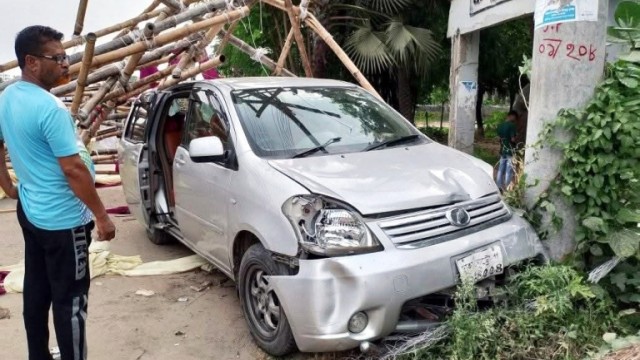 আদমদীঘিতে প্রাইভেট কারের ধাক্কায় ৩বছরের শিশুর মৃত্যু