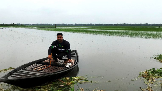 আত্রাই নদীর পানি বৃদ্ধি: কৃষকের কপালে চিন্তার ভাঁজ