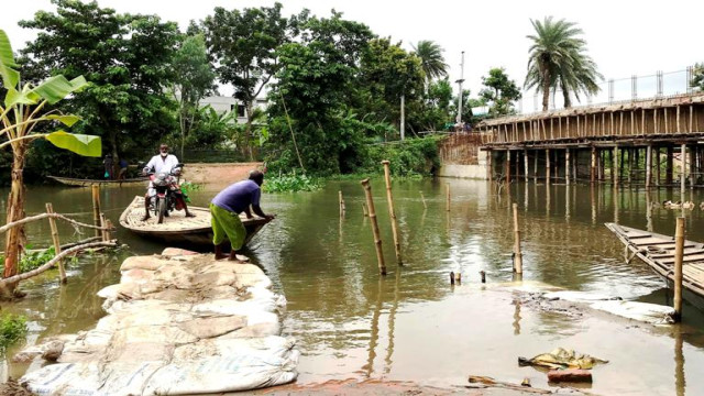 আত্রাইয়ে অপরিকল্পিত রাস্তা নির্মাণে দুঃখের যেন শেষ নেই
