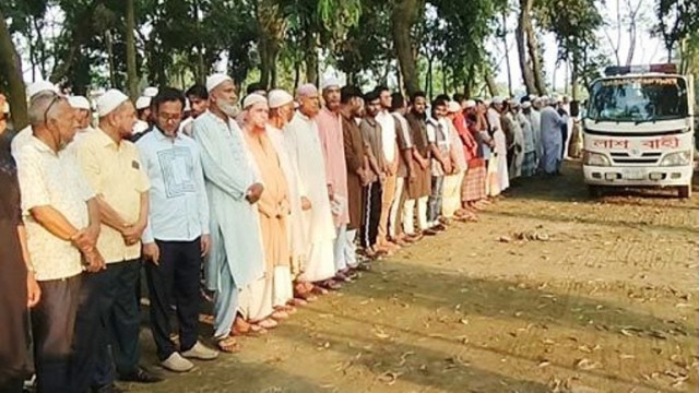 মাসুকার শেষ বিদায়ে কোয়ান্টামের দাফনকর্মীরা