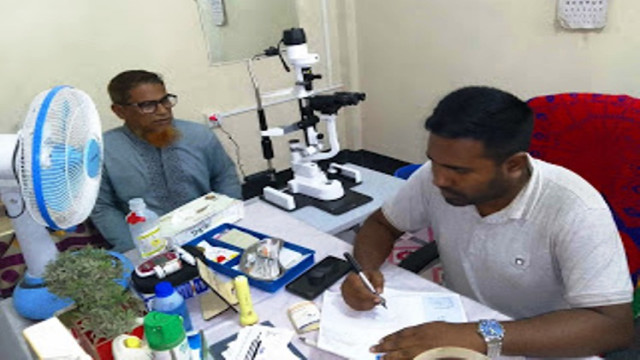 দেবীগঞ্জে প্রাথমিক চক্ষু সেবা কেন্দ্রের কার্যক্রম চলমান