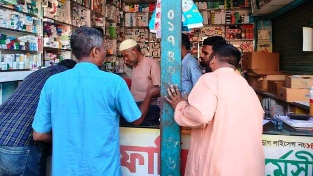 বিক্রয় নিষিদ্ধ ফিজিশিয়ান স্যাম্পল ওষুধ জব্দ,ব্যবসায়ীর জরিমানা 