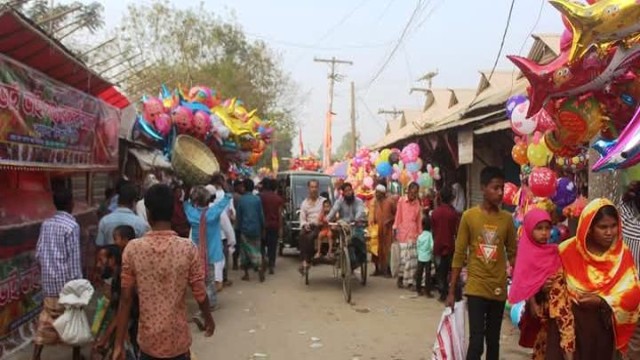 জামালপুরের গোপালপুর জামাই মেলা ঘিরে আনন্দ উৎসব চলছে ঘরে ঘরে।