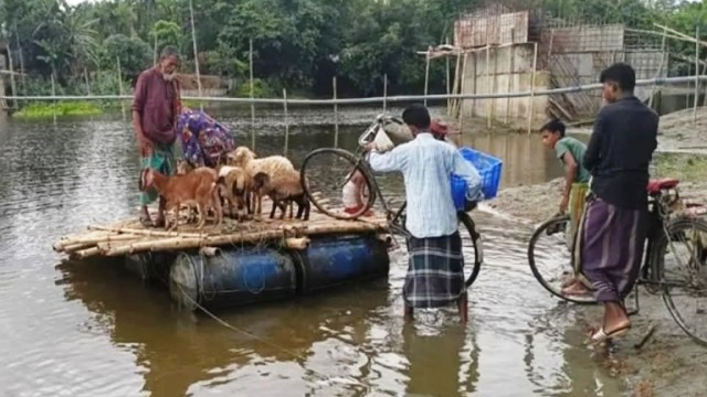 চার বছরেও শেষ হয়নি কুড়িগ্রামের ভাঙ্গামোড়ের সেতু নির্মাণ,দুর্ভোগে বিশ হাজার মানুষ