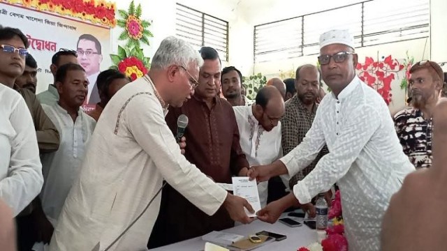 ঘোড়াঘাটে বি,এন,পির সদস্য নবায়ন ও নতুন সদস্য সংগ্রহ ফরম বিতরন কর্মসুচীর শুভ উদ্বোধন 