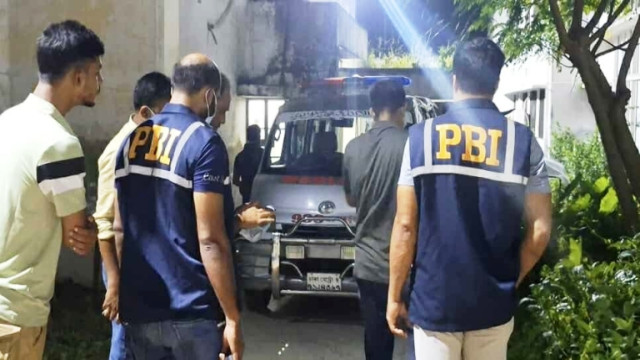নড়াইলের নবগঙ্গা নদীতে থেকে অজ্ঞাত নারীর ভাসমান মরদেহ উদ্ধার করেছে পুলিশ
