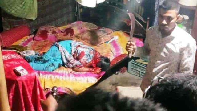 নওগাঁয় মাদকাসক্ত হয়ে স্ত্রীকে কুপিয়ে প্রাণ গেলো স্বামীর 