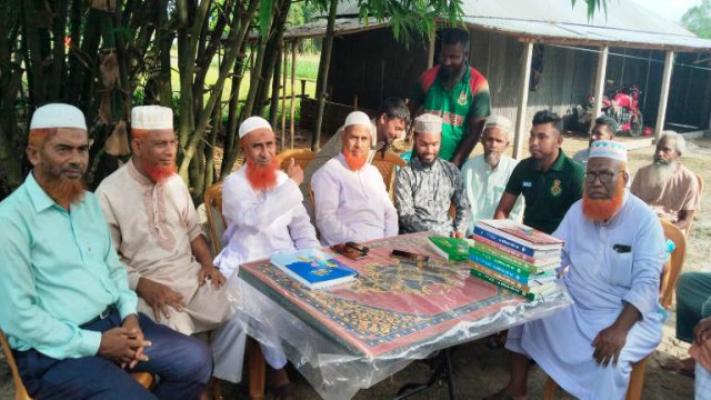 বগুড়ার গাবতলীতে ৩ শহীদ পরিবারের সাথে জামায়াত নেতৃবৃন্দের সাক্ষাৎ 