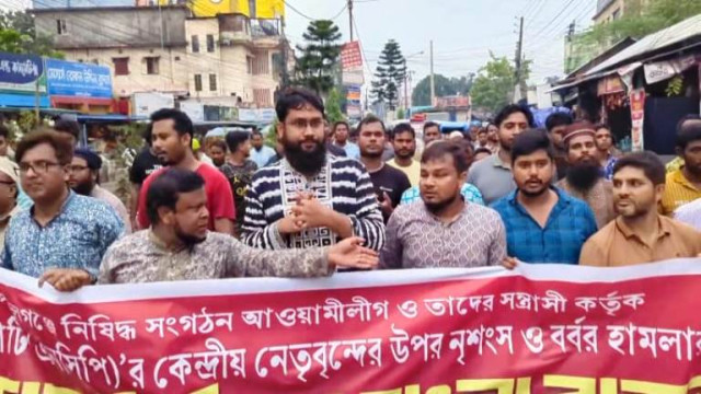 জুলাই বিপ্লবীরা আগেই মরে গেছে, তাদের মরার ভয় দেখাবেন না- ড. আতিক মুজাহিদ