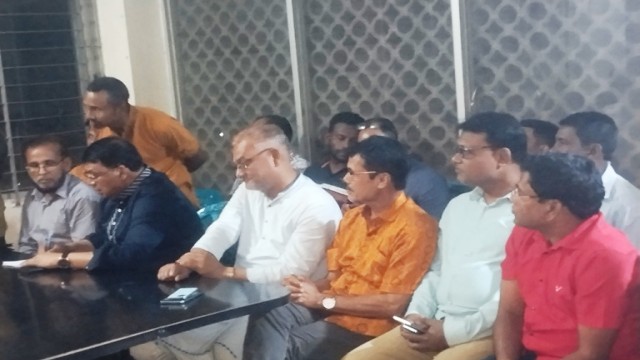 পলাশবাড়ীতে শ্রমিকদলের ১লা সফল করার লক্ষে প্রস্তিতি সভা