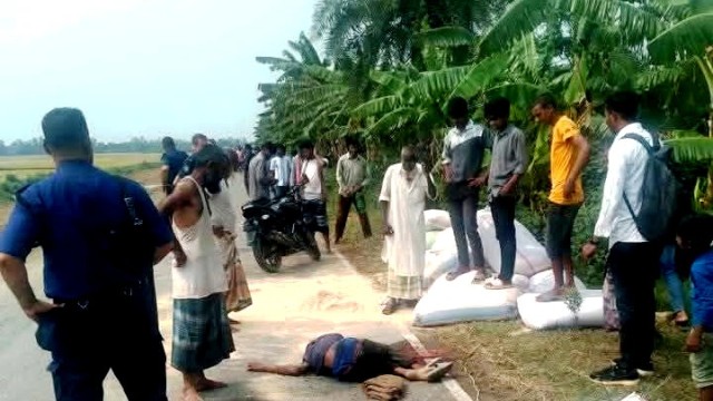 আত্রাইয়ে ভটভটি উল্টে নিহত-১ আহত ২